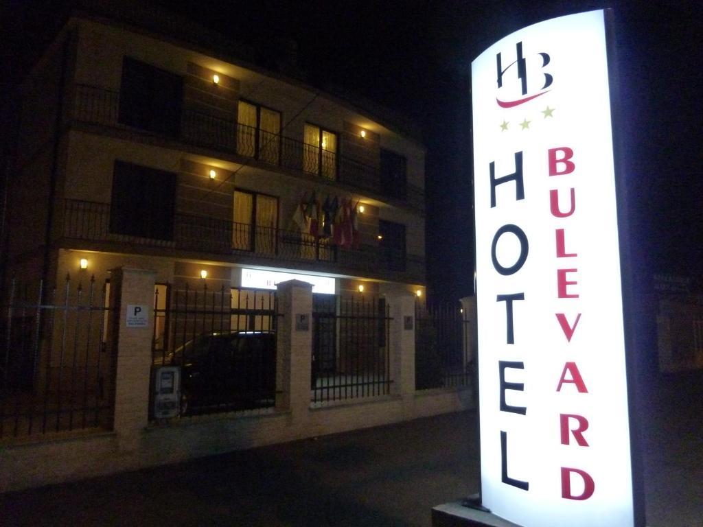 Hotel Bulevard Oradea Exterior foto