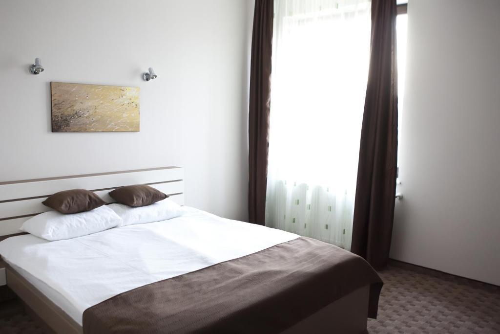 Hotel Bulevard Oradea Habitación foto