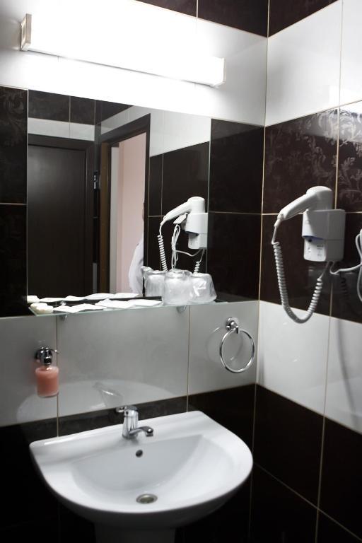 Hotel Bulevard Oradea Habitación foto